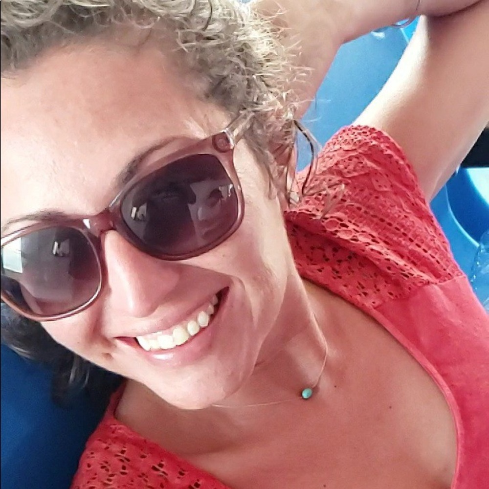 Meet your Posher, Alexis